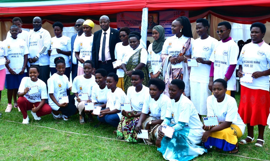 Abigeme batakiri ku ntebe y’ishure na bo nyene hariho amashure y’imyuga bashobora kwigiramwo ibijanye n’ubuhinga